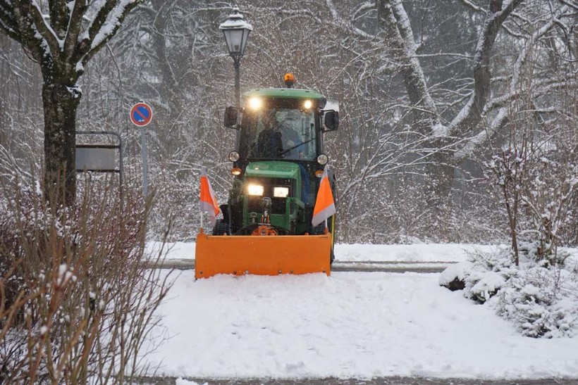 Winterdienst Traktor